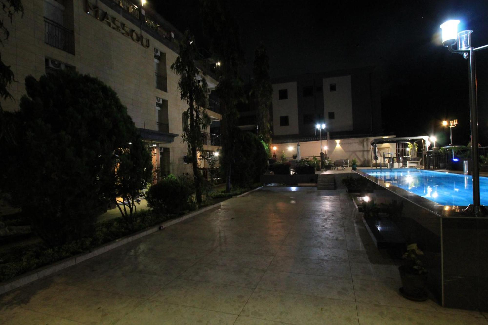 Residence Massou Yaoundé エクステリア 写真